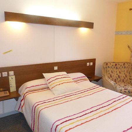 Champlitte-et-le-Prélot Hotel Du Donjon מראה חיצוני תמונה