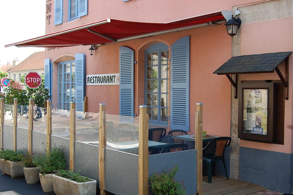 Champlitte-et-le-Prélot Hotel Du Donjon מראה חיצוני תמונה
