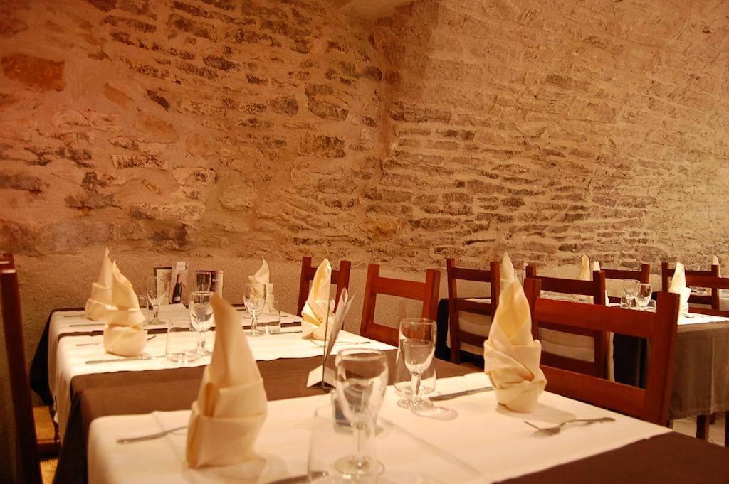 Champlitte-et-le-Prélot Hotel Du Donjon מראה חיצוני תמונה